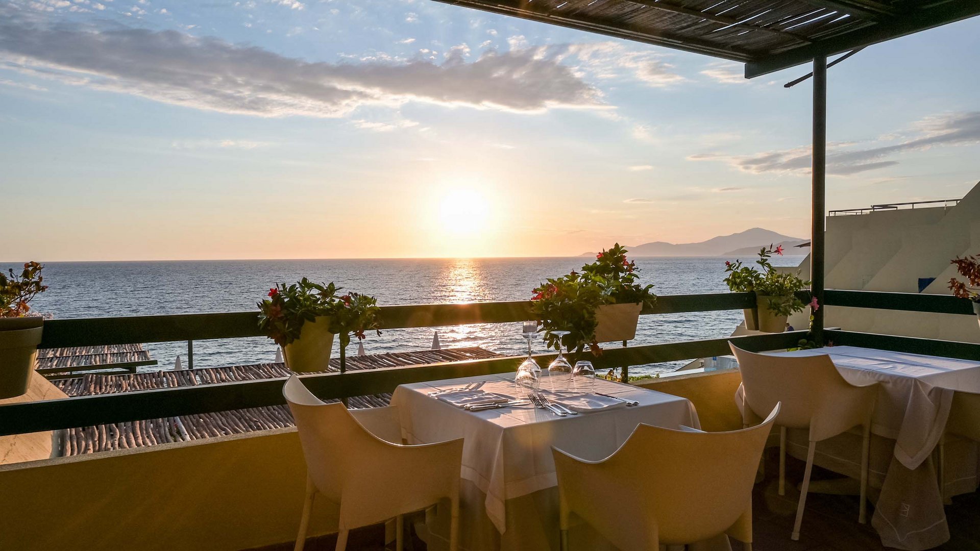 Hotels by the sea in the Cilento region Hotels by the sea in the Cilento region