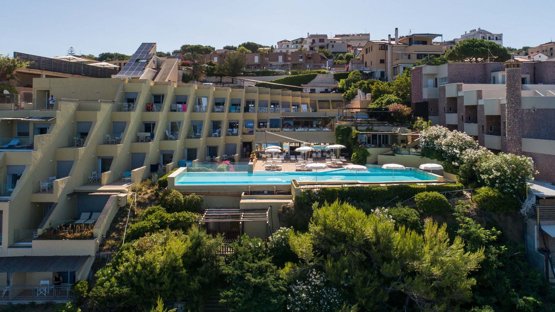 Hotel a Palinuro con piscina: mille tonalità di blu Hotel a Palinuro con piscina: mille tonalità di blu
