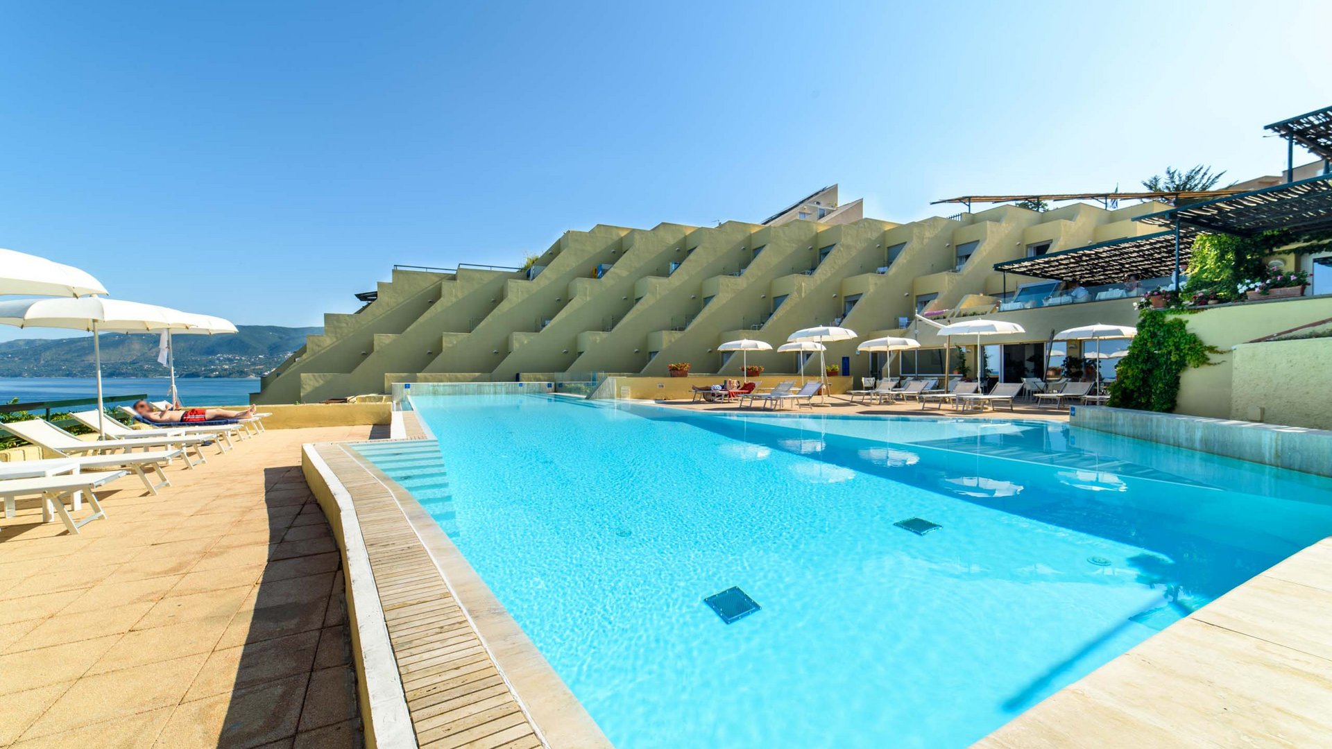 Hotels by the sea in the Cilento region Hotels by the sea in the Cilento region